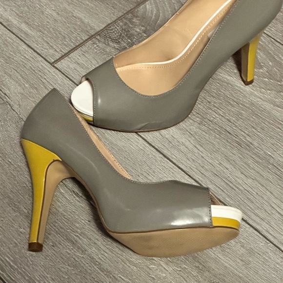 Shoes - Picture 1 of 6